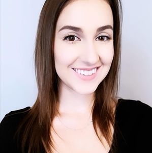 Meet your Posher, Caroline